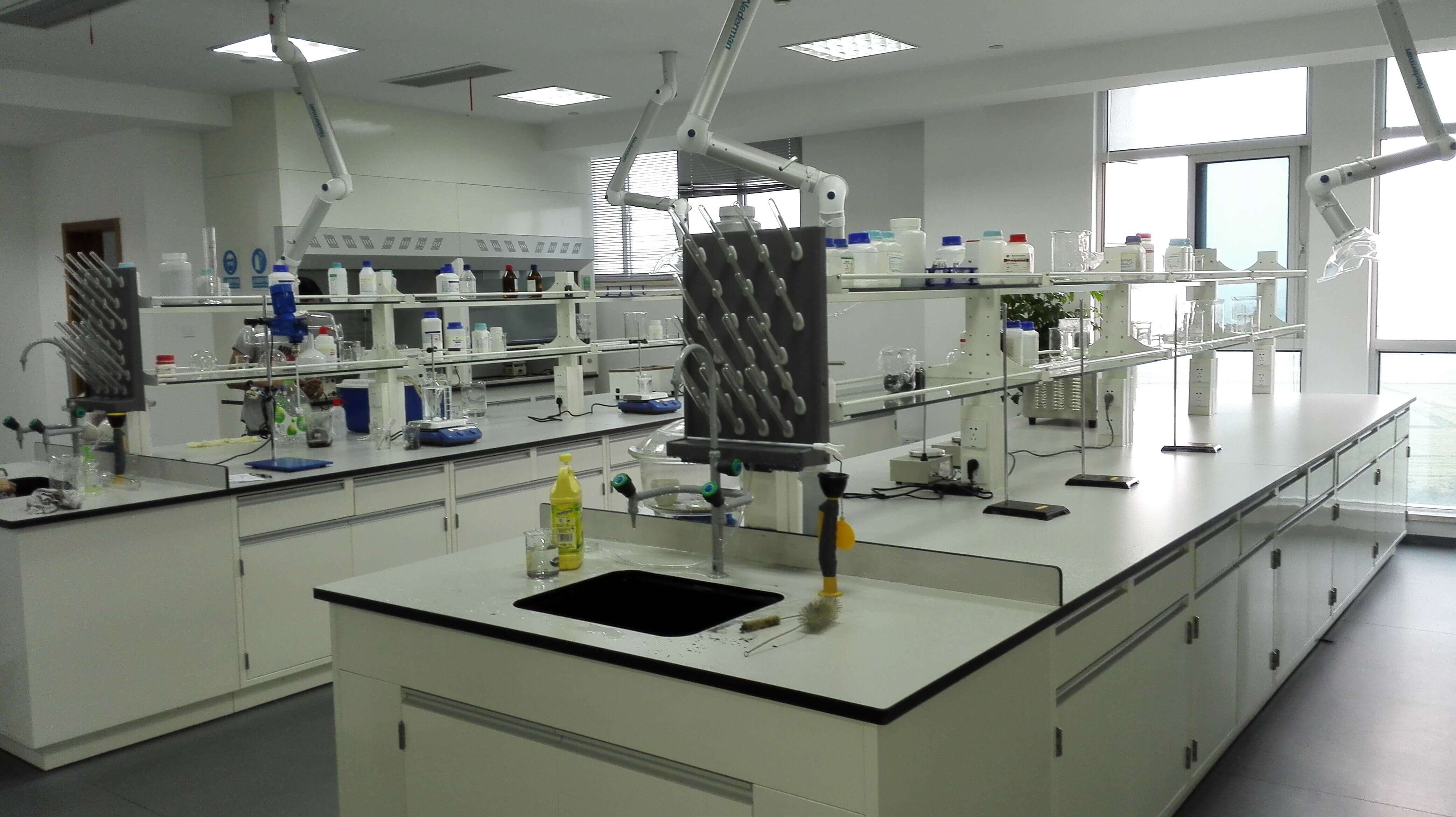 申江不銹鋼儲氣罐在制藥廠實(shí)驗(yàn)室的應(yīng)用